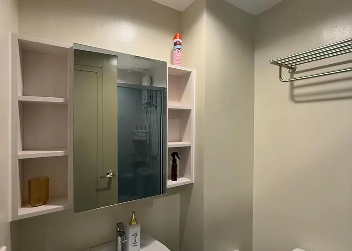 Modern And Cozy Unit With Balcony Near Ayala Center Appartamento *