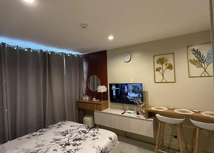 Modern And Cozy Unit With Balcony Near Ayala Center Cebu