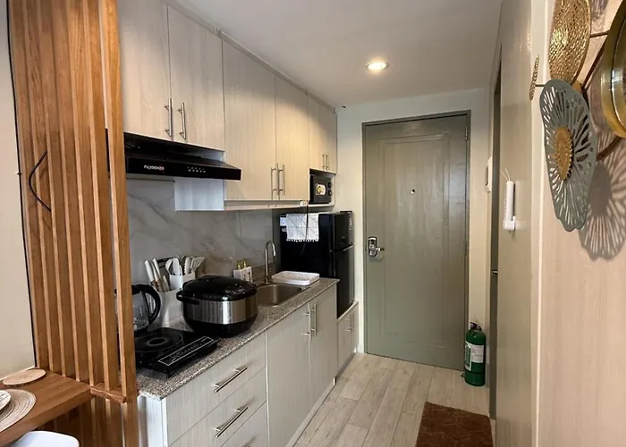Modern And Cozy Unit With Balcony Near Ayala Center Appartamento Cebu